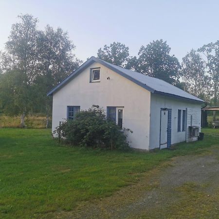 Vacker Hus I Naturen Fröseke Exteriér fotografie